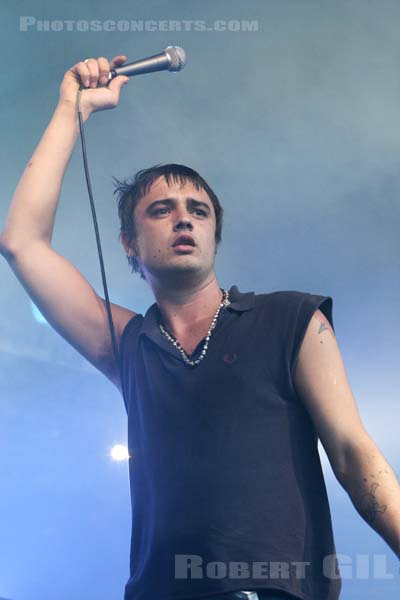 BABYSHAMBLES - 2005-08-26 - SAINT CLOUD - Domaine National - Scene de la Cascade - Peter Doherty